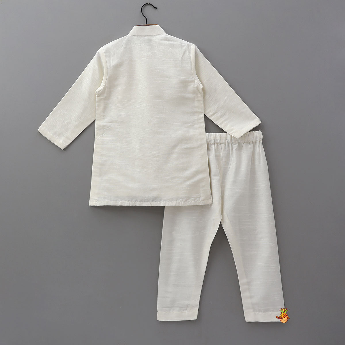 Floral Embroidered Kurta With Pyjama And Detachable Dupatta