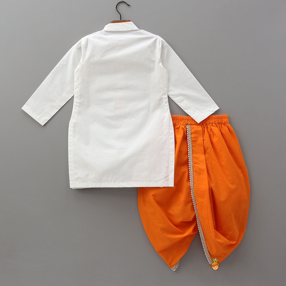 Pre Order: Ganesha Motif Kurta With Embellished Dhoti