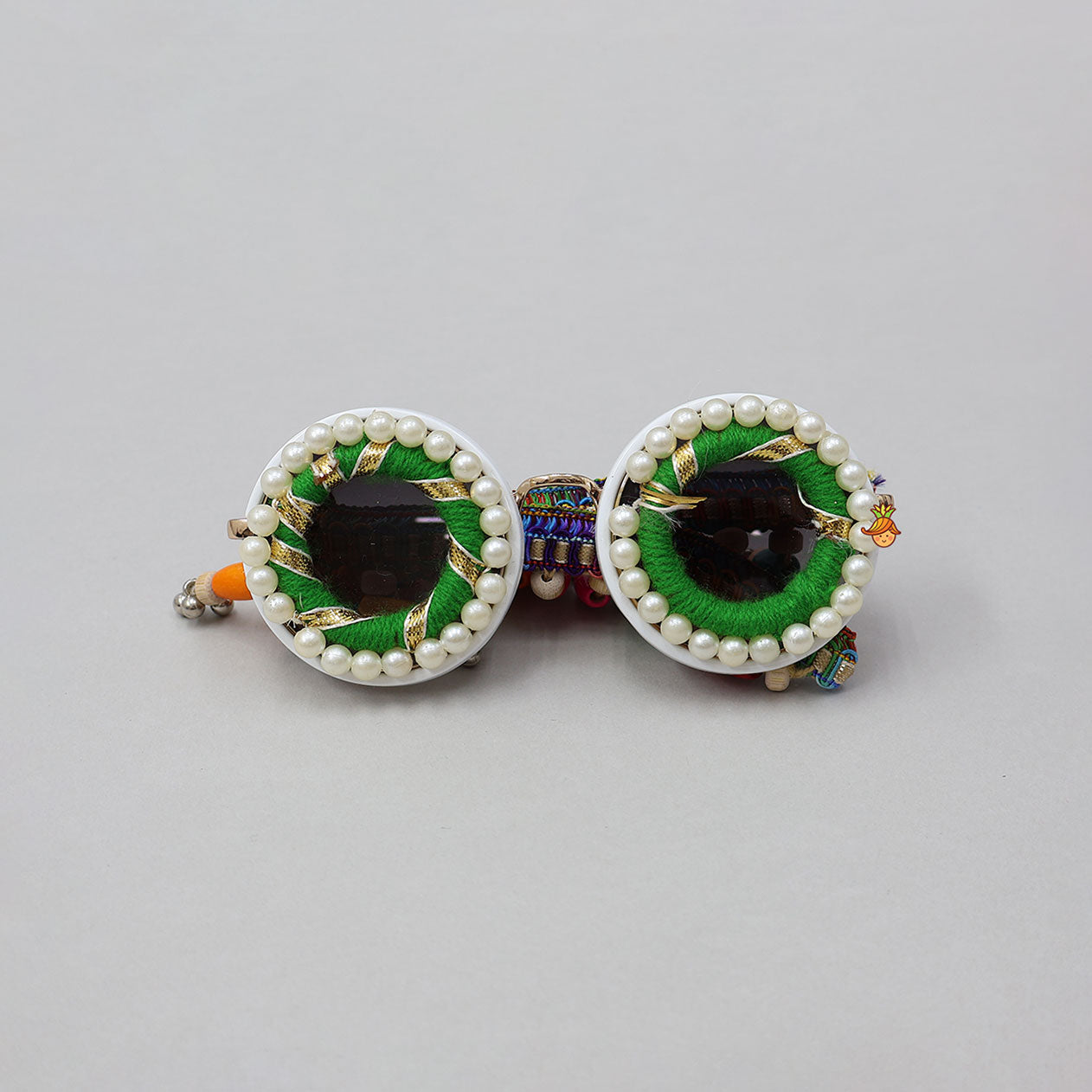 Single Pair Of Stylish Navratri Sunglasses For 3+ Years