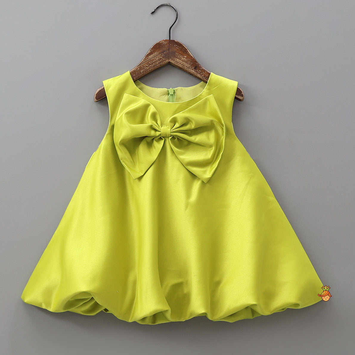 Elegant Bow Adorned Dress With Matching Gathered Hair Band