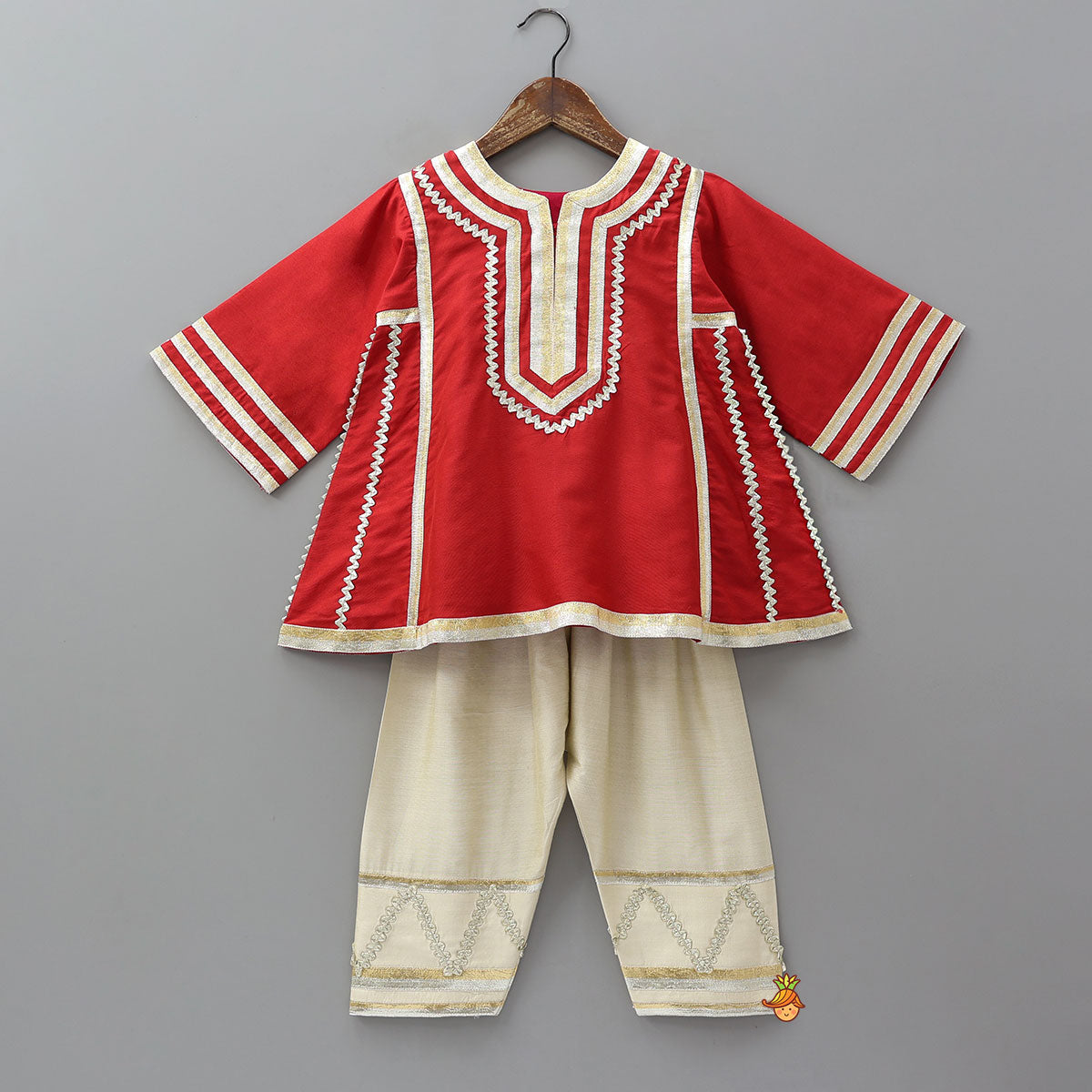 Pre Order: Lace Highlighted Kurti And Farshi Salwar With Potli Bag
