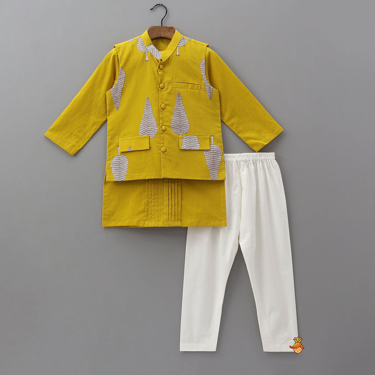 Pre Order: Pin Tuck Cotton Ethnic Kurta With Pocket Detail Jacket And Pyjama