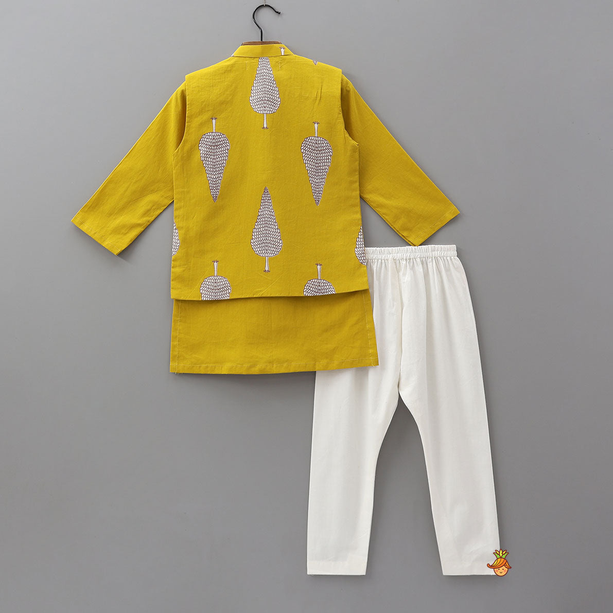 Pre Order: Pin Tuck Cotton Ethnic Kurta With Pocket Detail Jacket And Pyjama