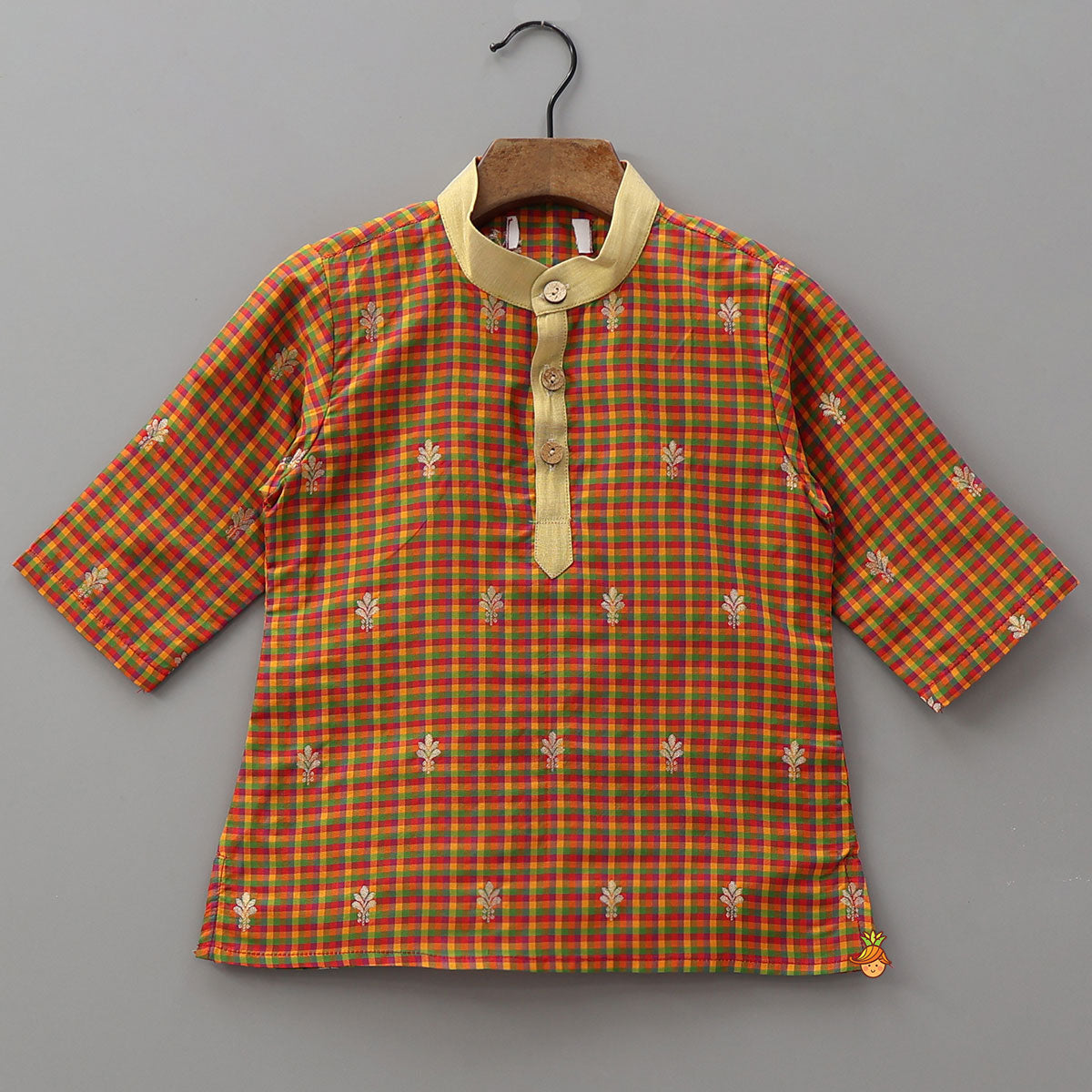 Pre Order: Traditional Checks Kurta And Lungi