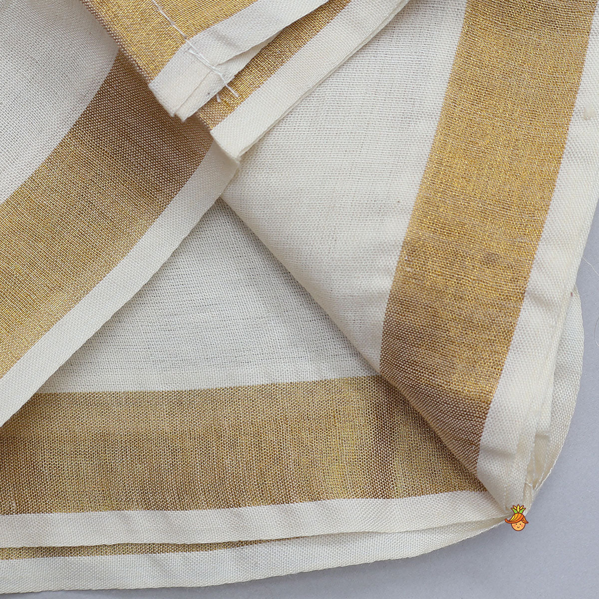 Pre Order: Traditional Checks Kurta And Lungi