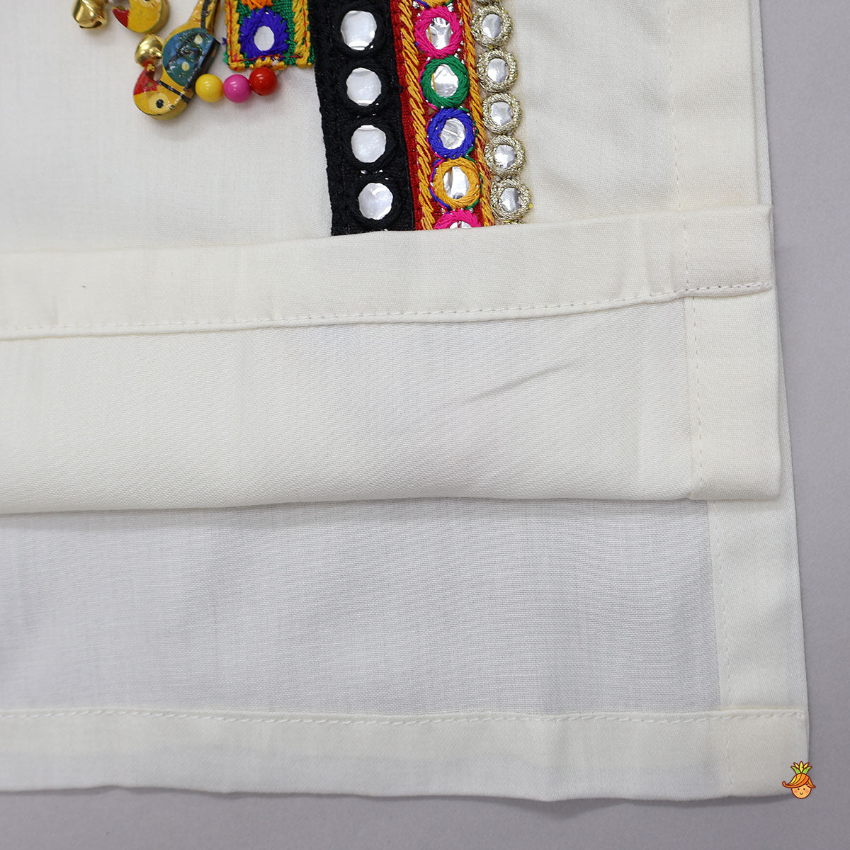 Pre Order: Contrasting Faux Mirror Work Kurta With Pyjama