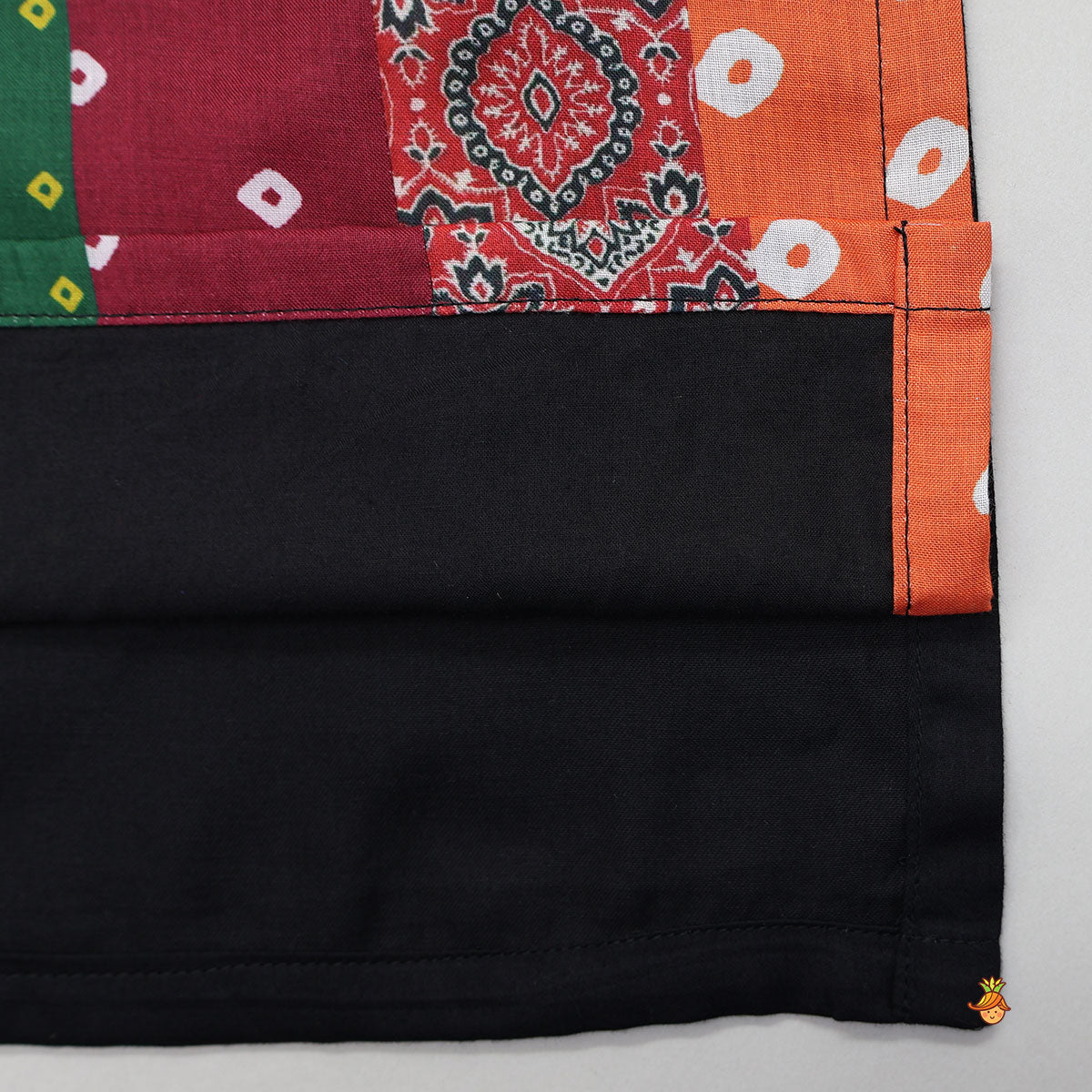 Pre Order: Contrasting Bandhani Printed Kurta With Patiala