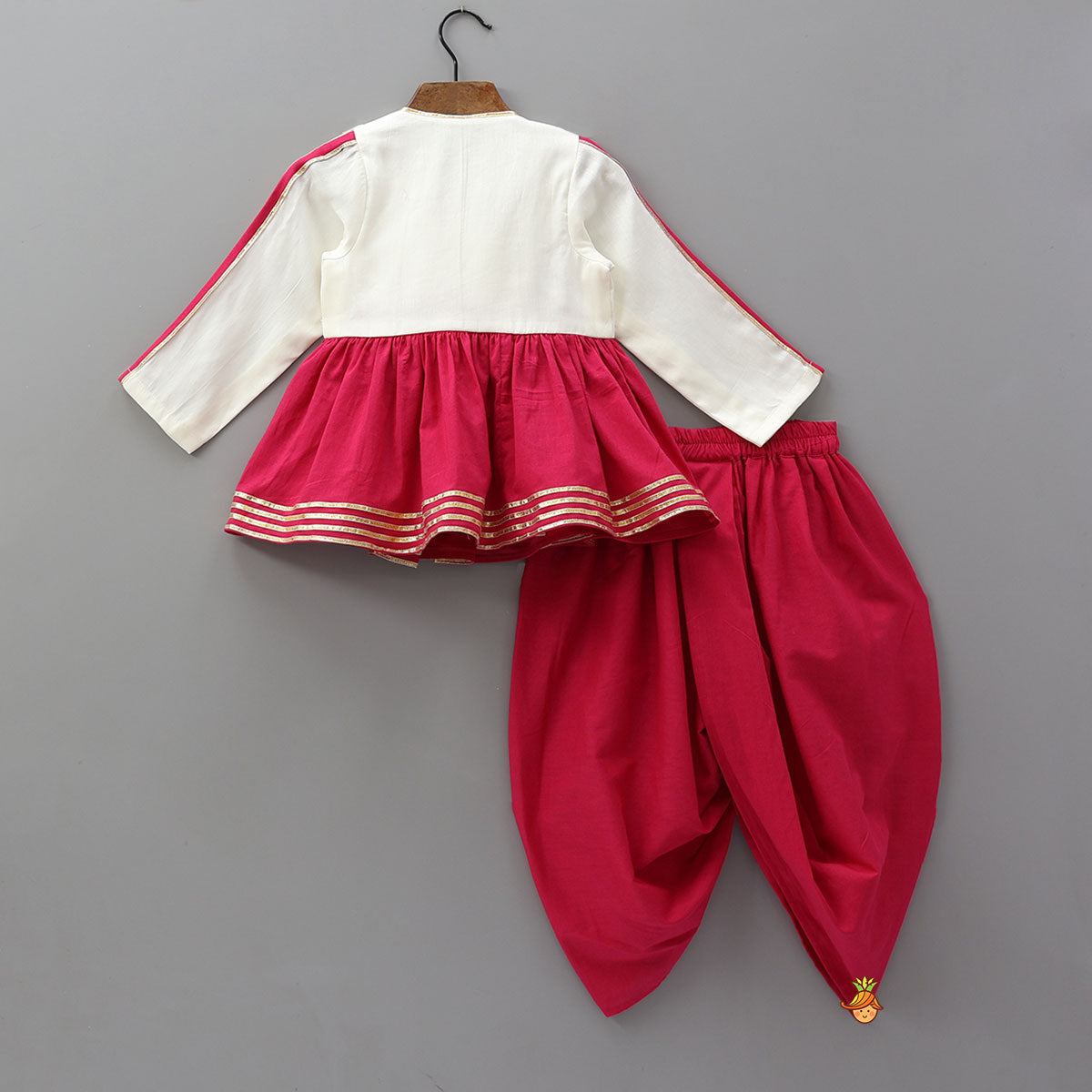 Pre Order: Lace Detailed Kediya With Dhoti And Matching Turban