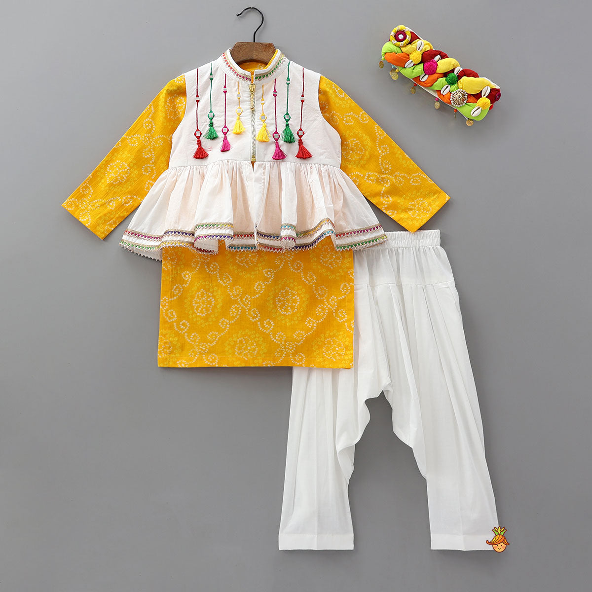 Pre Order: Bandhani Printed Kurta With Kediya Style Jacket And Salwar With Headband