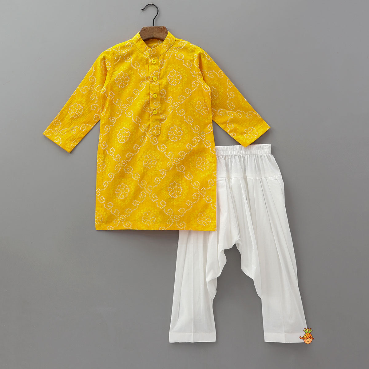 Pre Order: Bandhani Printed Kurta With Kediya Style Jacket And Salwar With Headband