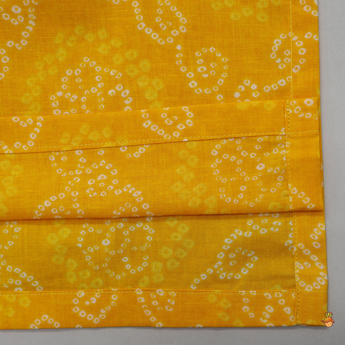 Pre Order: Bandhani Printed Kurta With Kediya Style Jacket And Salwar With Headband