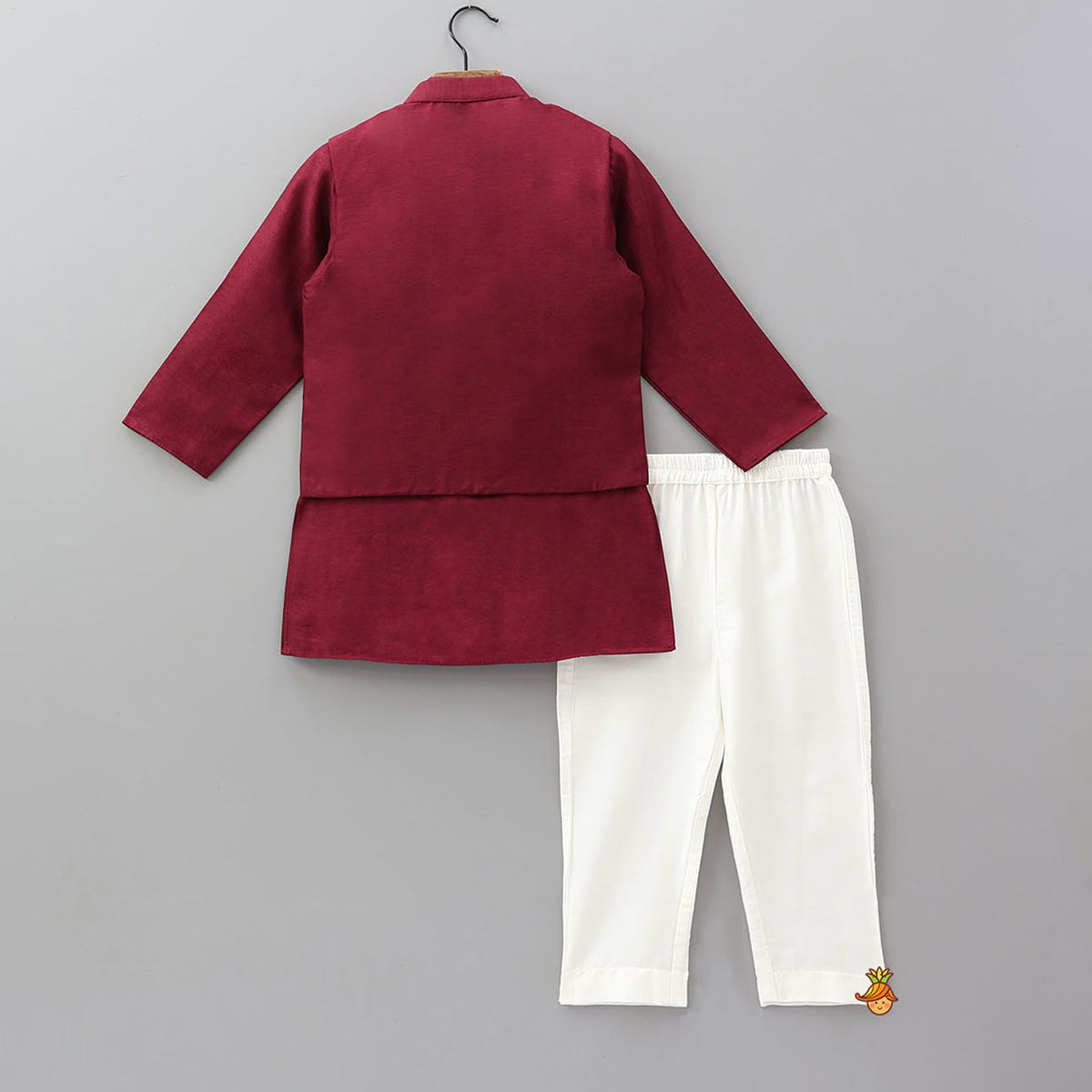 Pre Order: Ethnic Kurta With Gota Leaf Work Jacket And Pyjama