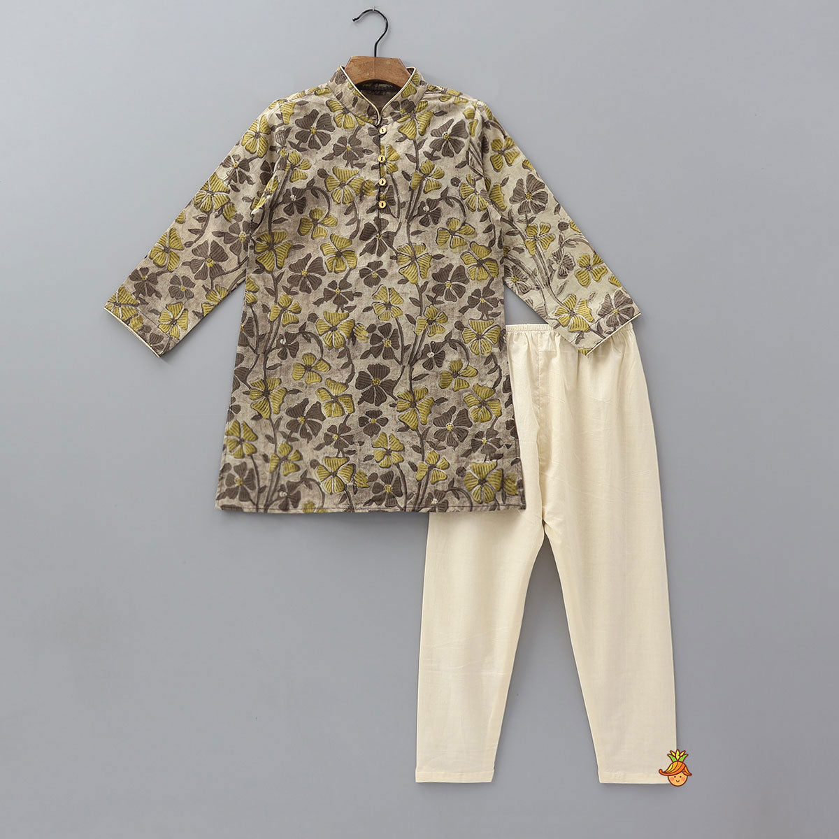 Pre Order: Loop Button Detailed Kurta And Churidar
