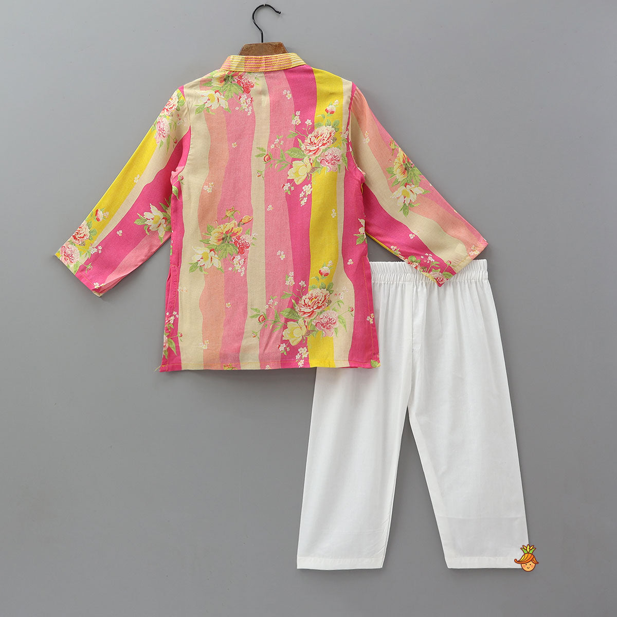 Pre Order: Classic Floral Printed Kurta And Pyjama