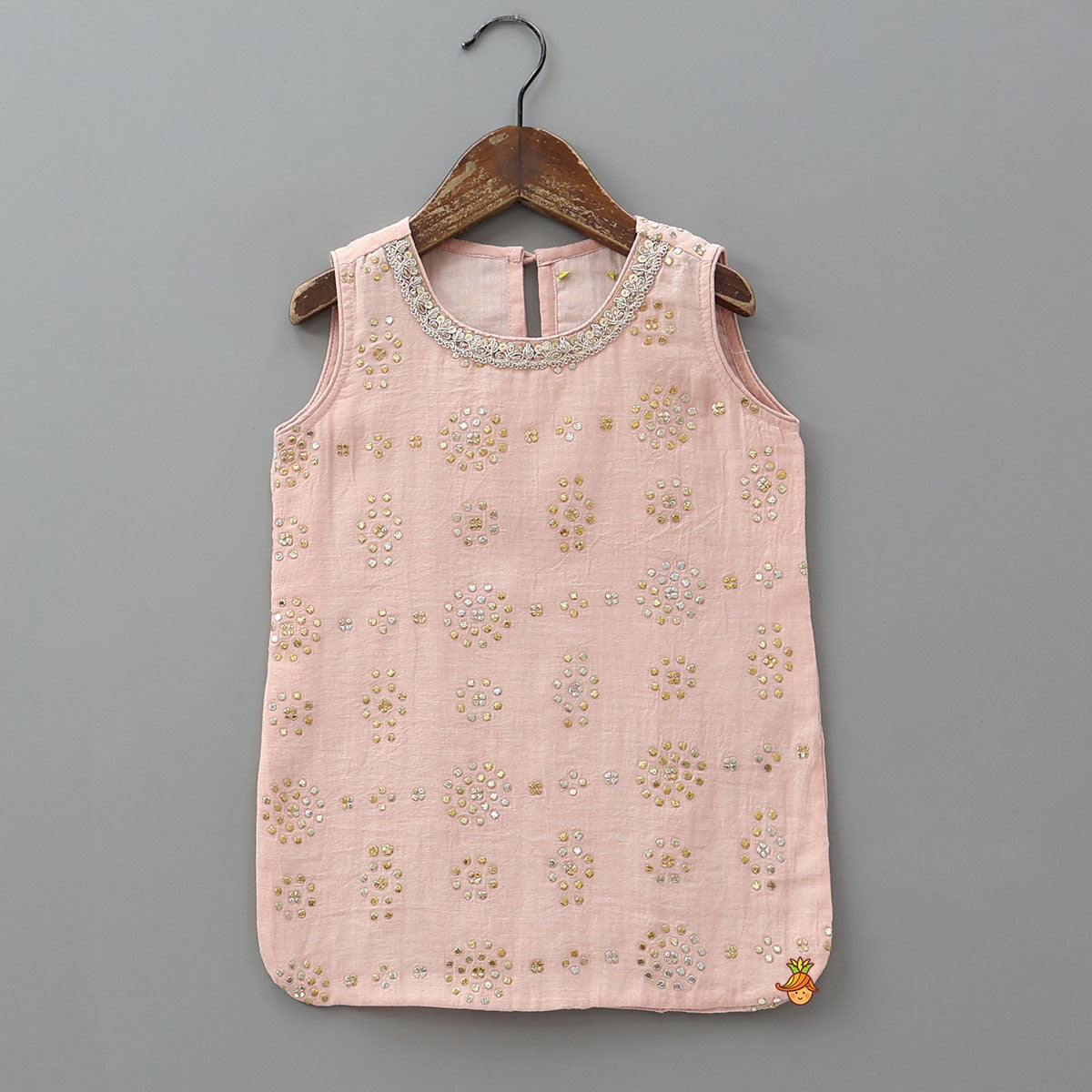 Pre Order: Embellished Sleeveless Kurti With Pleated Salwar