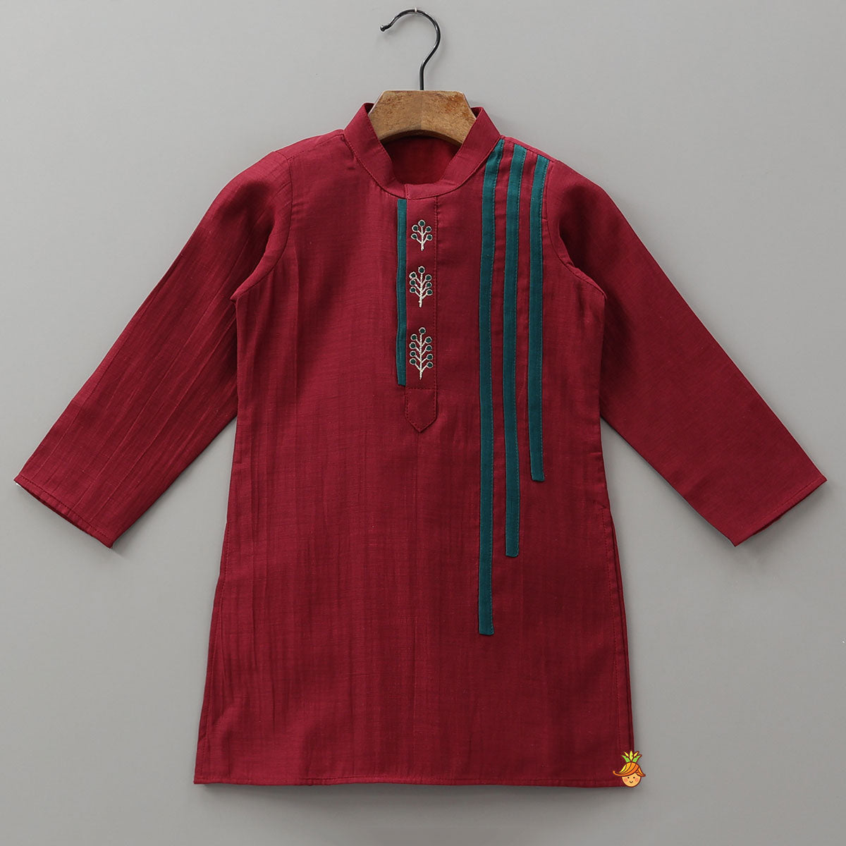 Pre Order: Embroidered Front Placket Ethnic Kurta And Pyjama