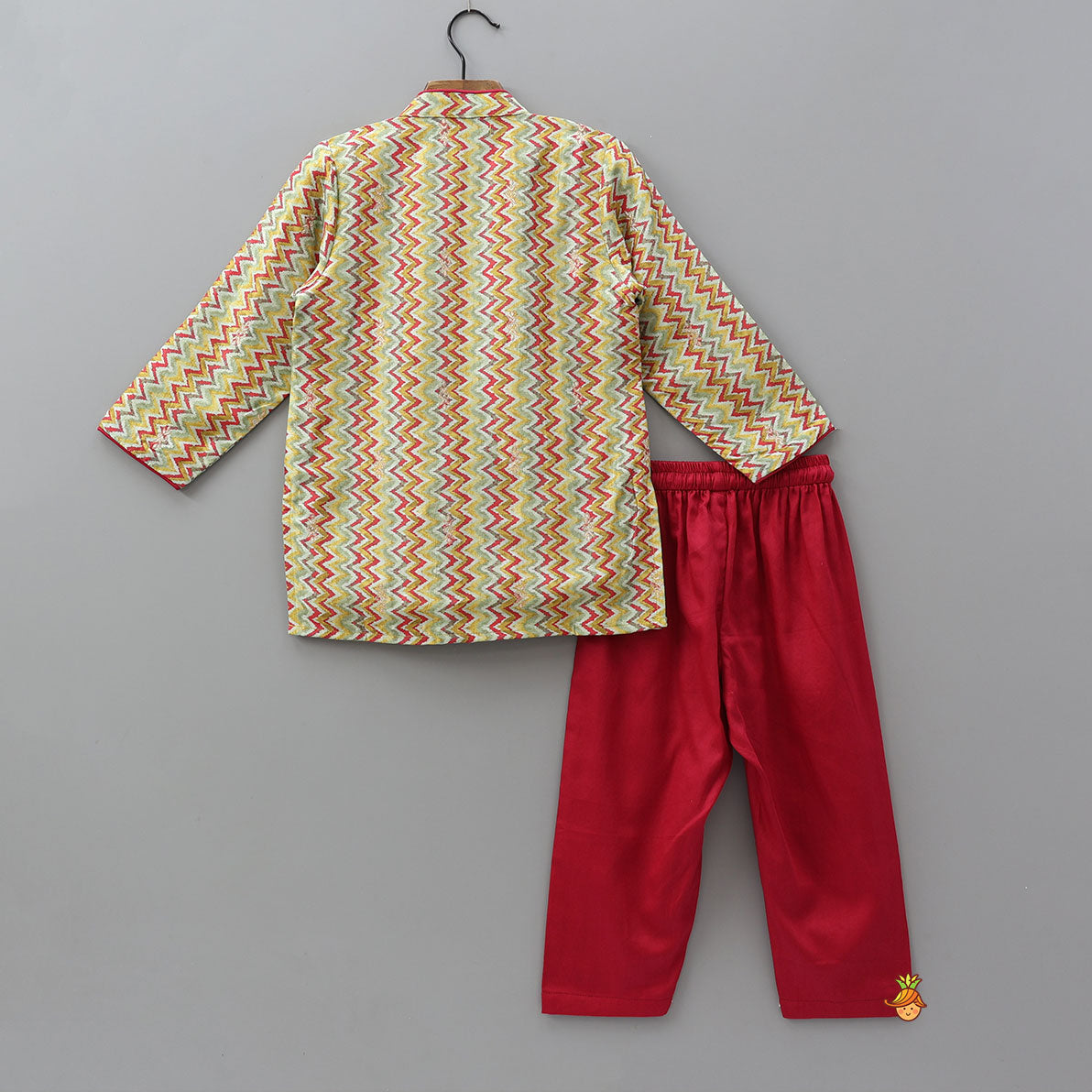 Pre Order: Chevron Printed Traditional Kurta And Pyjama