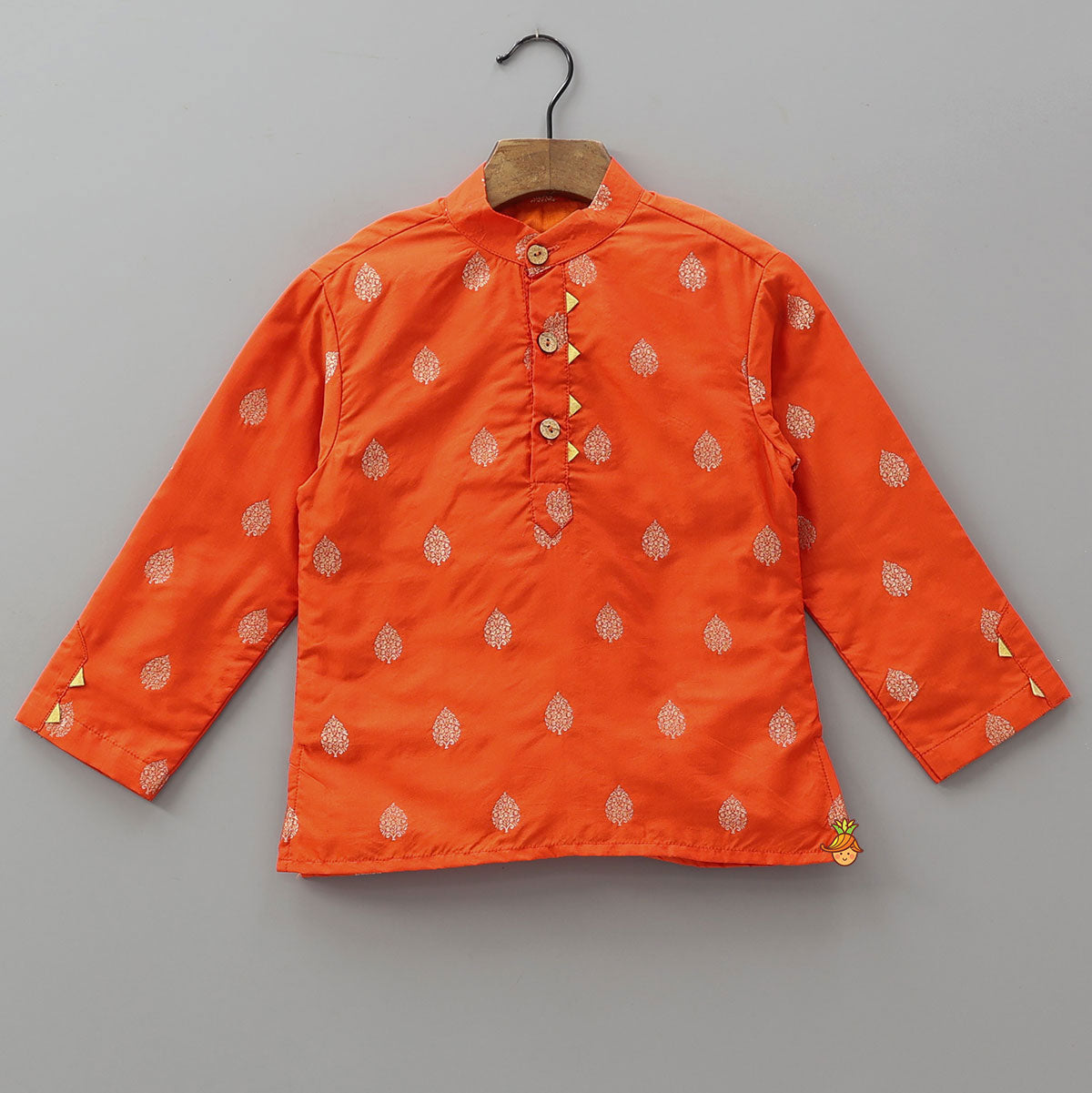 Pre Order: Motif Work Kurta And Pocket Detail Pyjama