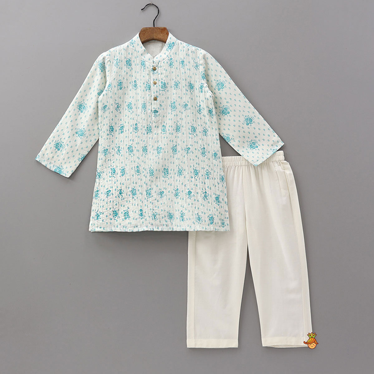 Pre Order: Pin Tuck Detailed Printed Traditional Kurta And Pyjama