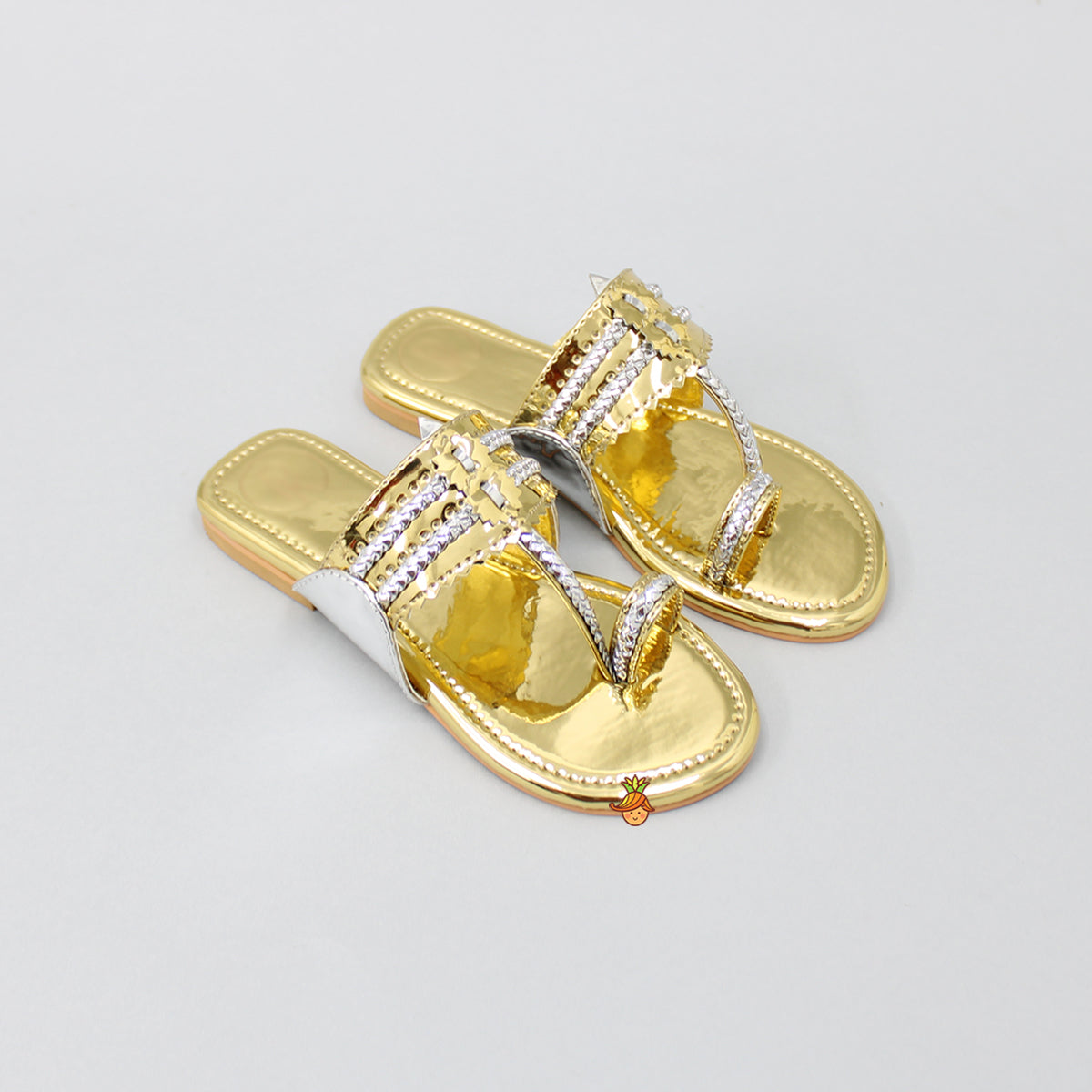 Golden And Silver Dual Tone Kolhapuri Flats