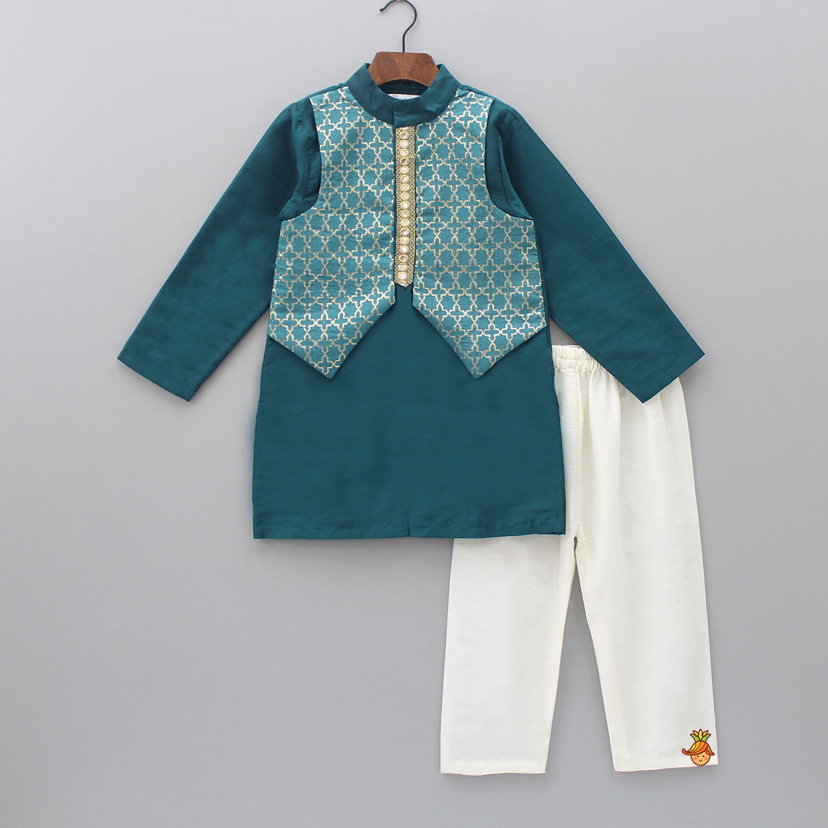 Pre Order: Bottle Green Kurta With Attached Jacket And Pyjama