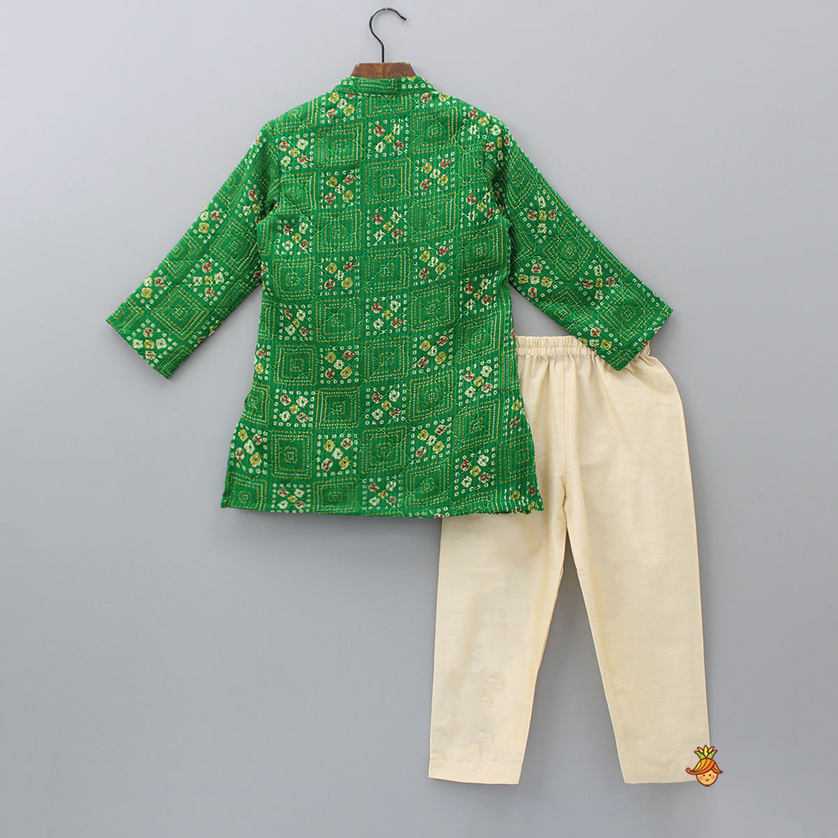 Green Bandhani Printed Kurta With Beige Pyjama