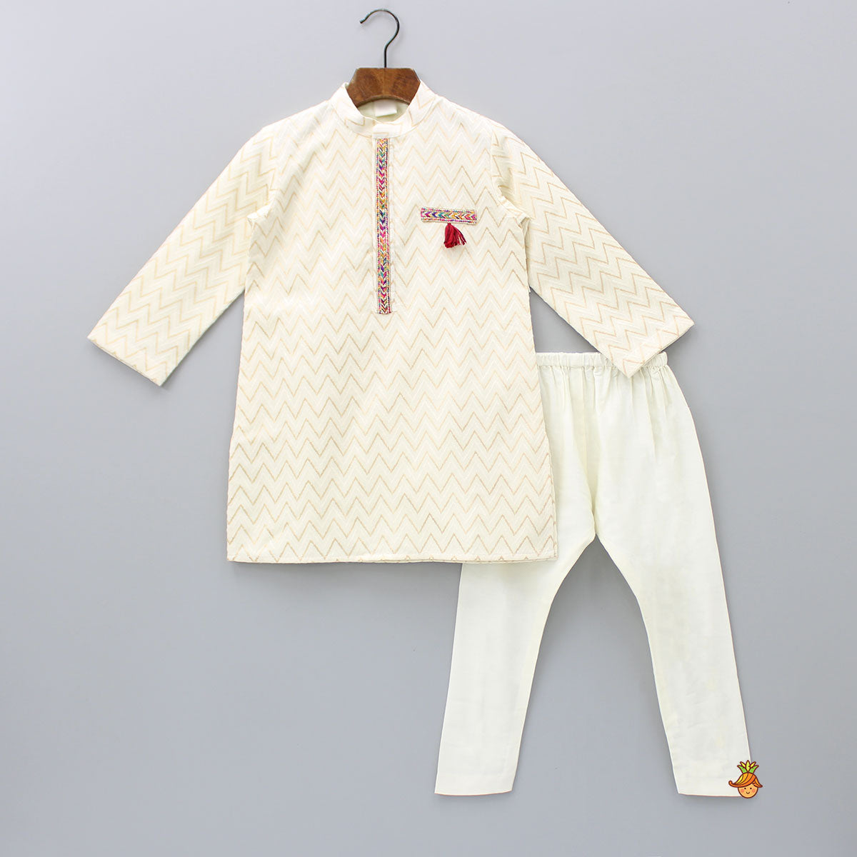 Pre Order: Chevron Embroidered Off White Kurta And Pyjama