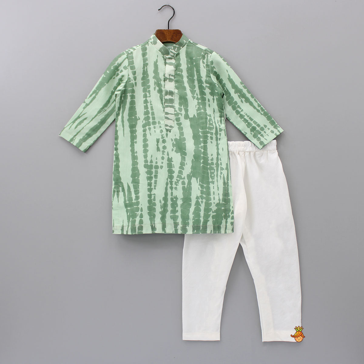 Pre Order: Green Shibori Printed Kurta With Embroidered Jacket And Churidar