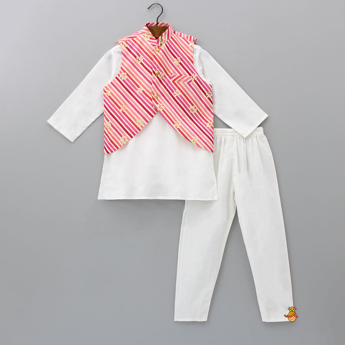 Off White Kurta And Diagonal Striped Jacket With Pyjama