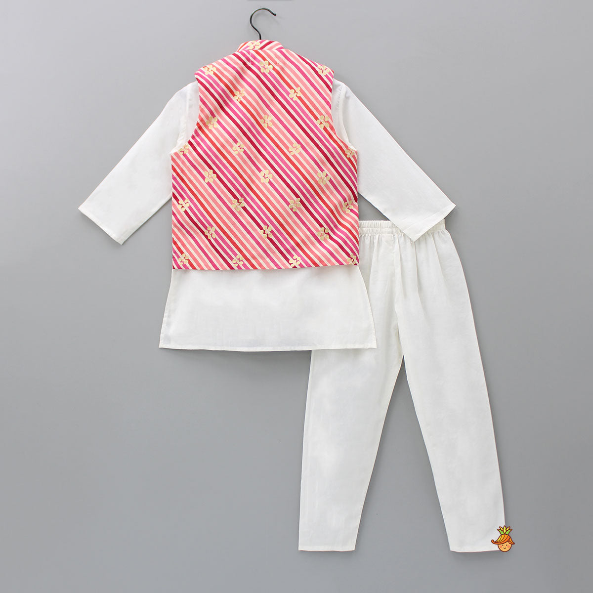 Off White Kurta And Diagonal Striped Jacket With Pyjama