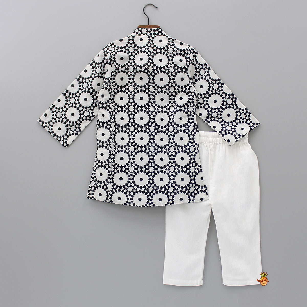 Pre Order: Printed Black And White Kurta With Pyjama