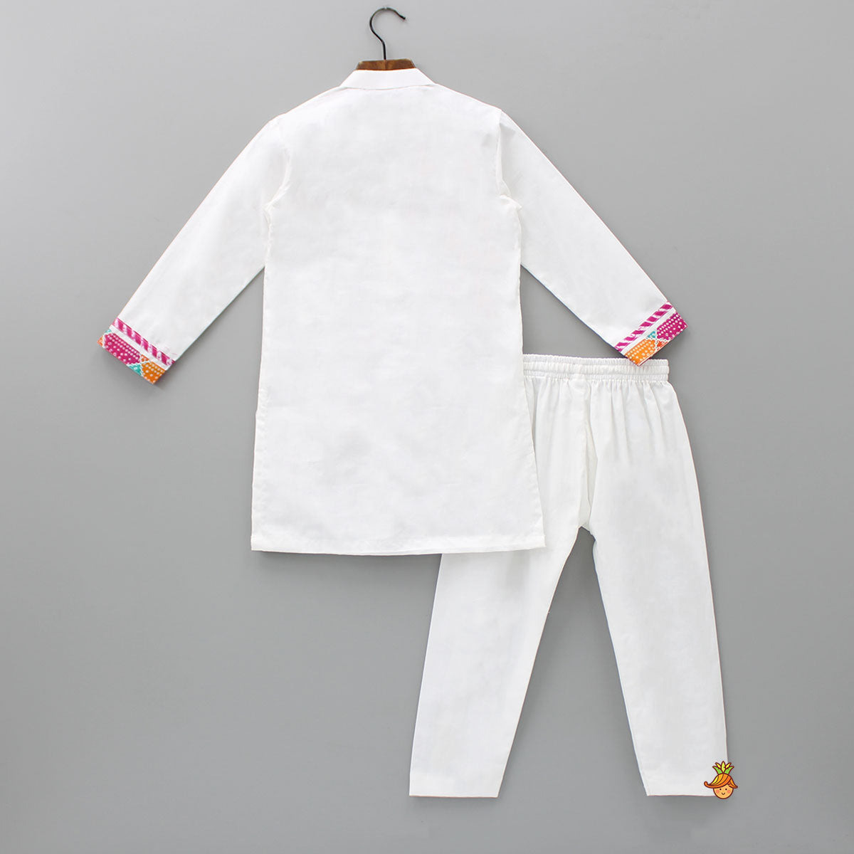 Pre Order: Contrasting Printed Lace Detailed White Kurta And Pyjama